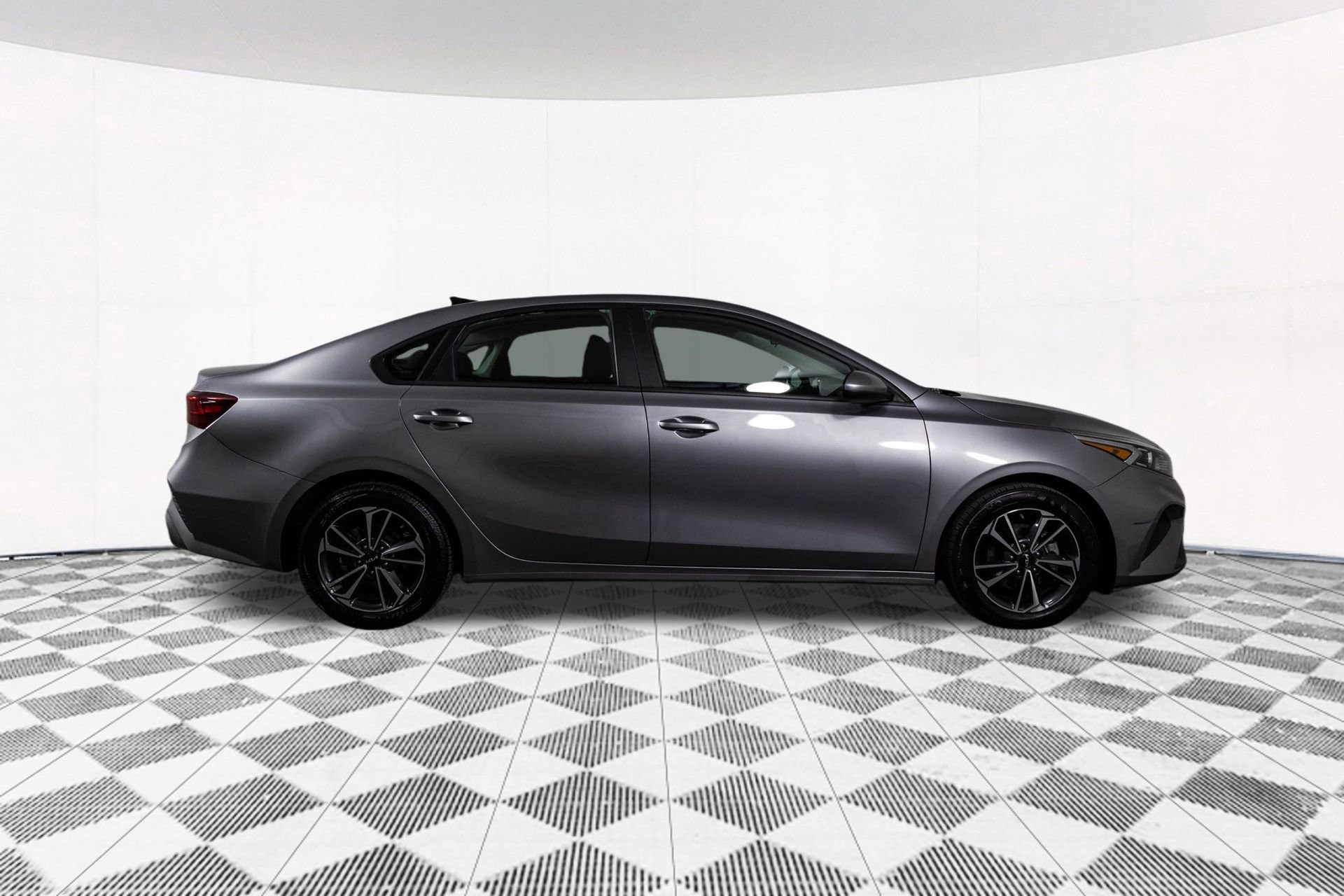 Used 2024 Kia Forte LXS FWD image 16