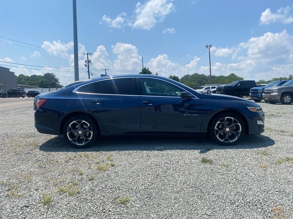 Used 2022 Chevrolet Malibu LT FWD image 2