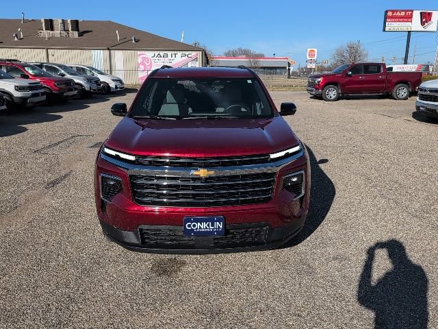 Used 2025 Chevrolet Traverse LT w/ Driver Confidence Package image 16