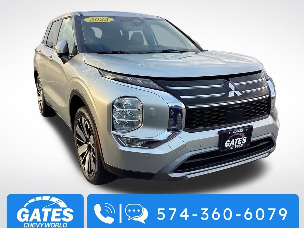 Used 2025 Mitsubishi Outlander SE