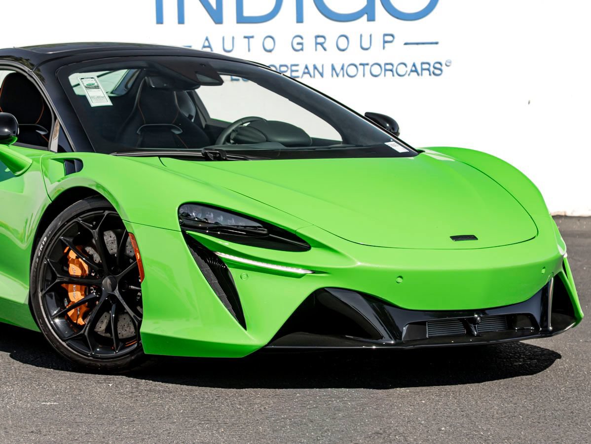 Used 2026 McLaren Artura Spider RWD image 7