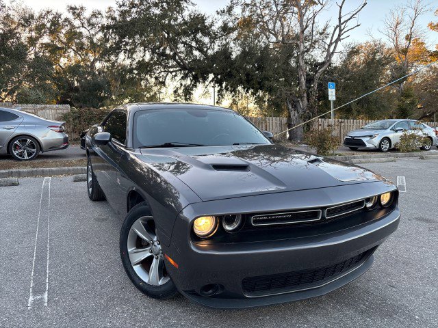 Used 2019 Dodge Challenger SXT image 4