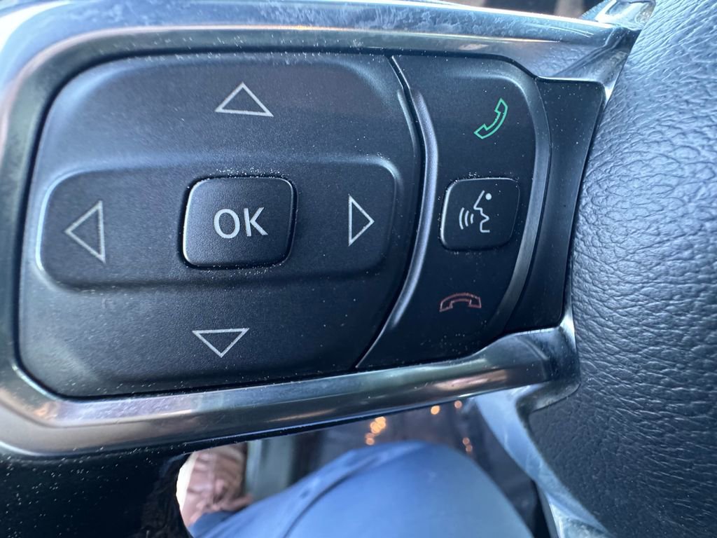 Used 2022 Jeep Gladiator Overland w/ LED Lighting Group image 14