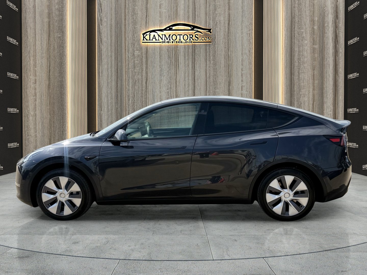 Used 2024 Tesla Model Y Long Range RWD image 4