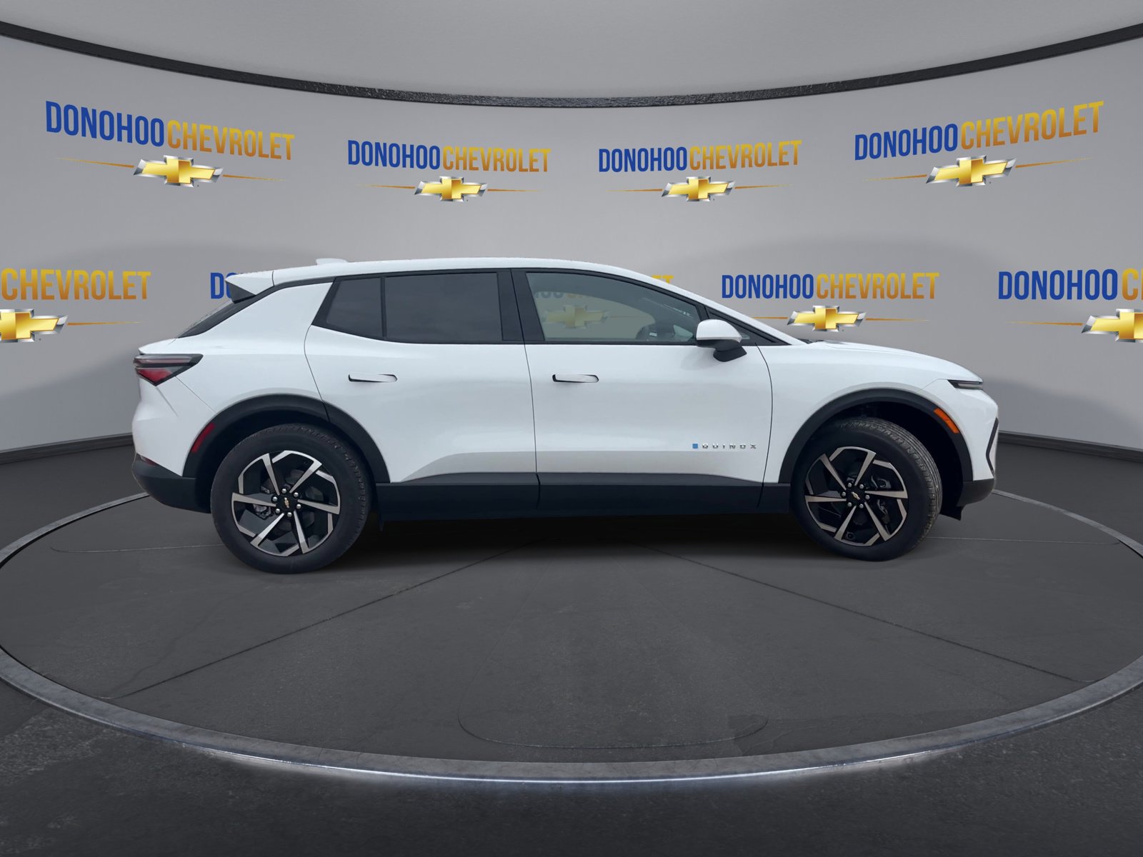 New 2026 Chevrolet Equinox EV LT image 9