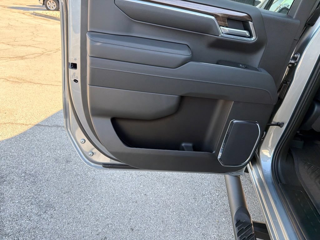 New 2026 Chevrolet Silverado 1500 LT Trail Boss w/ LT Trail Boss Premium Package AWD/4WD image 16