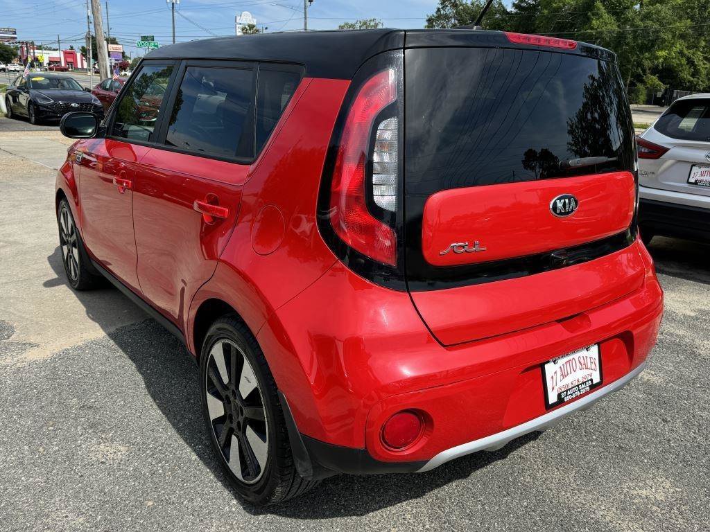 Used 2017 Kia Soul + w/ Designer's Package FWD image 9
