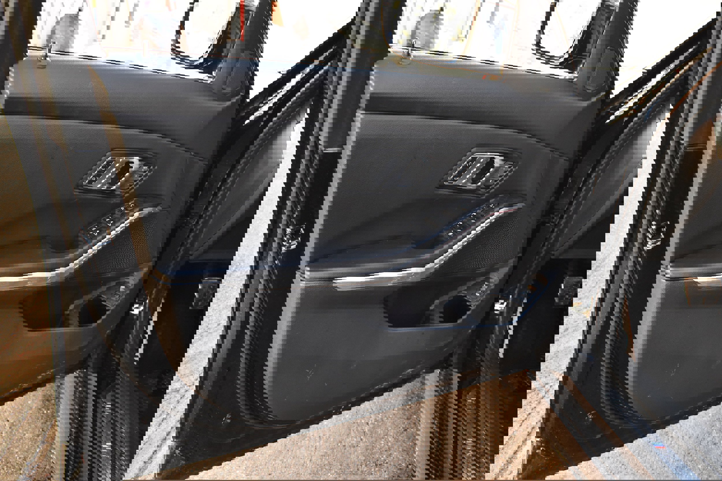 Used 2022 BMW 330i Sedan w/ M Sport Package image 22