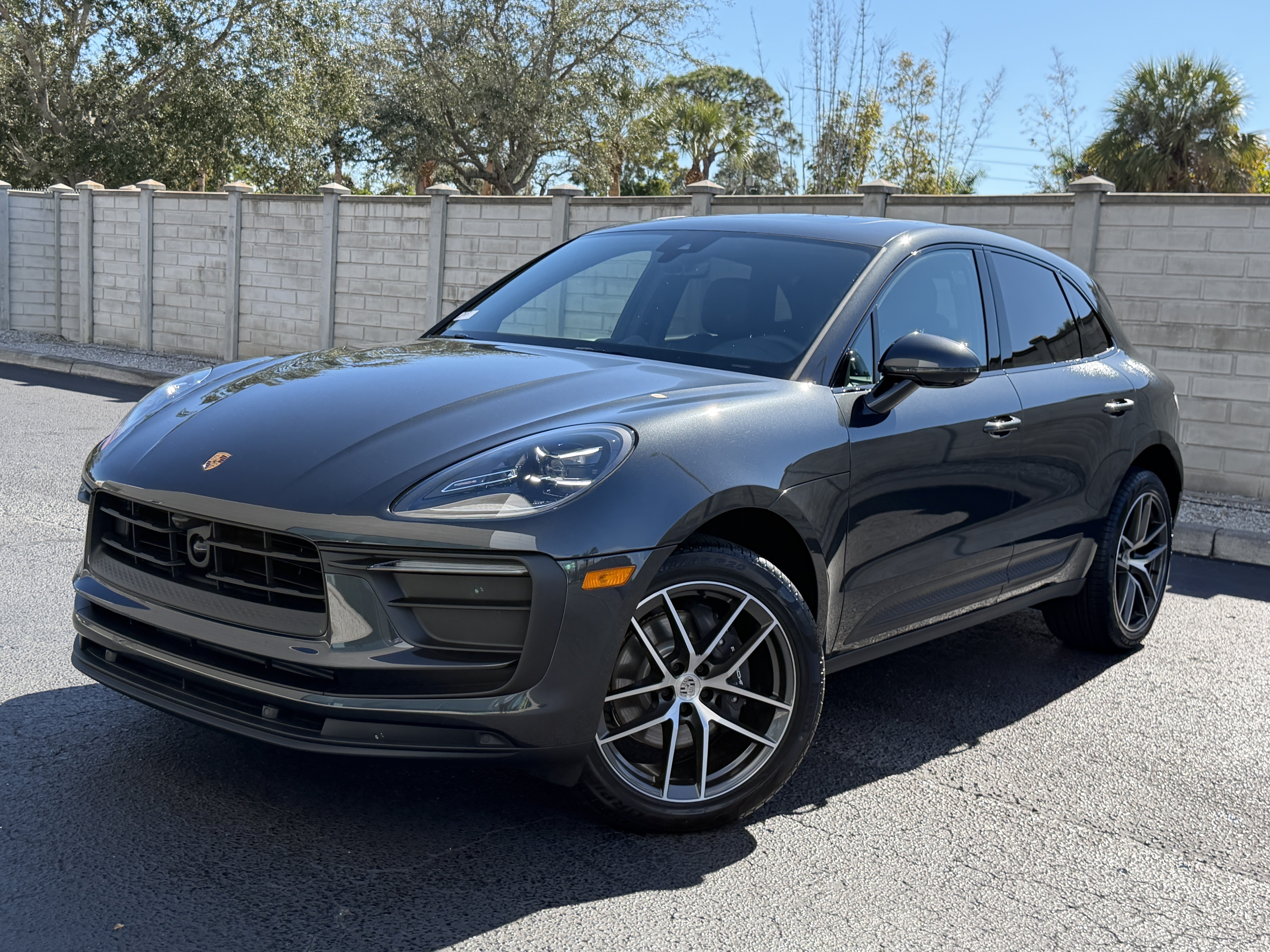 Certified 2025 Porsche Macan AWD/4WD video 1
