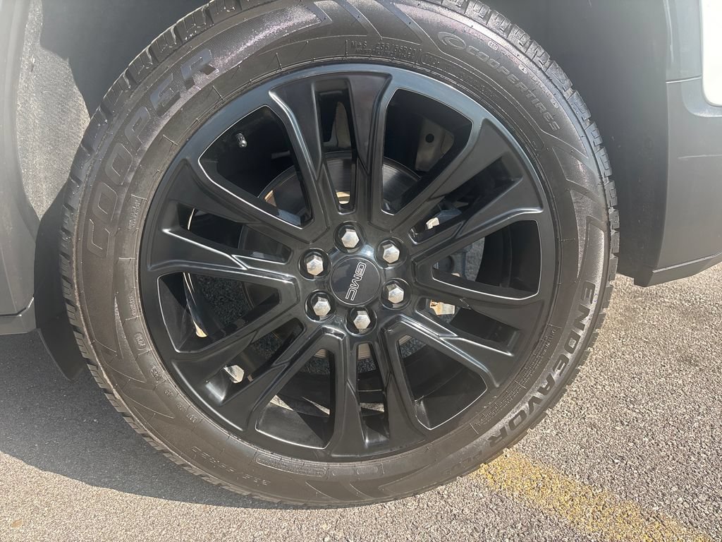 Used 2021 GMC Acadia SLE w/ Driver Convenience Package FWD image 32