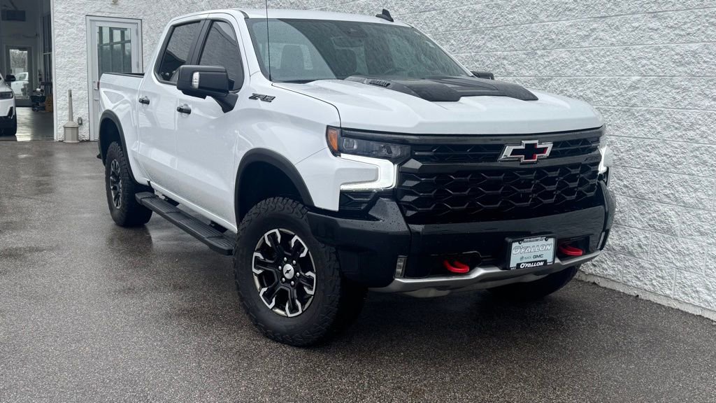Used 2024 Chevrolet Silverado 1500 ZR2 w/ Technology Package image 2