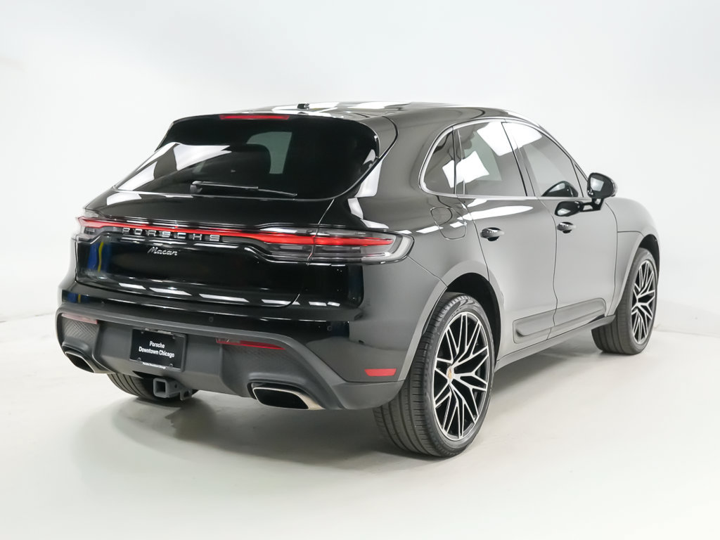 Certified 2024 Porsche Macan AWD/4WD image 10