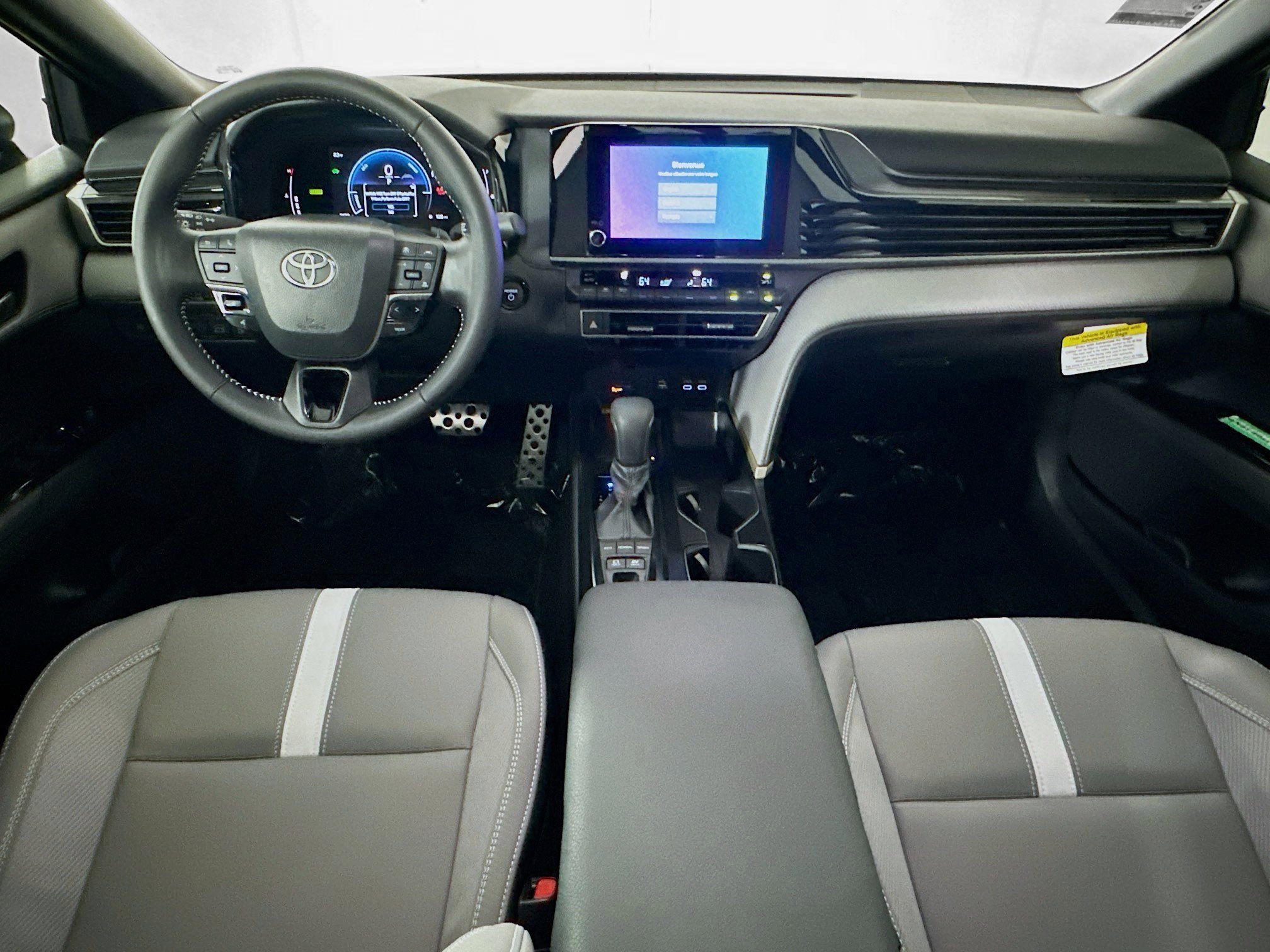 Used 2025 Toyota Camry SE FWD image 27