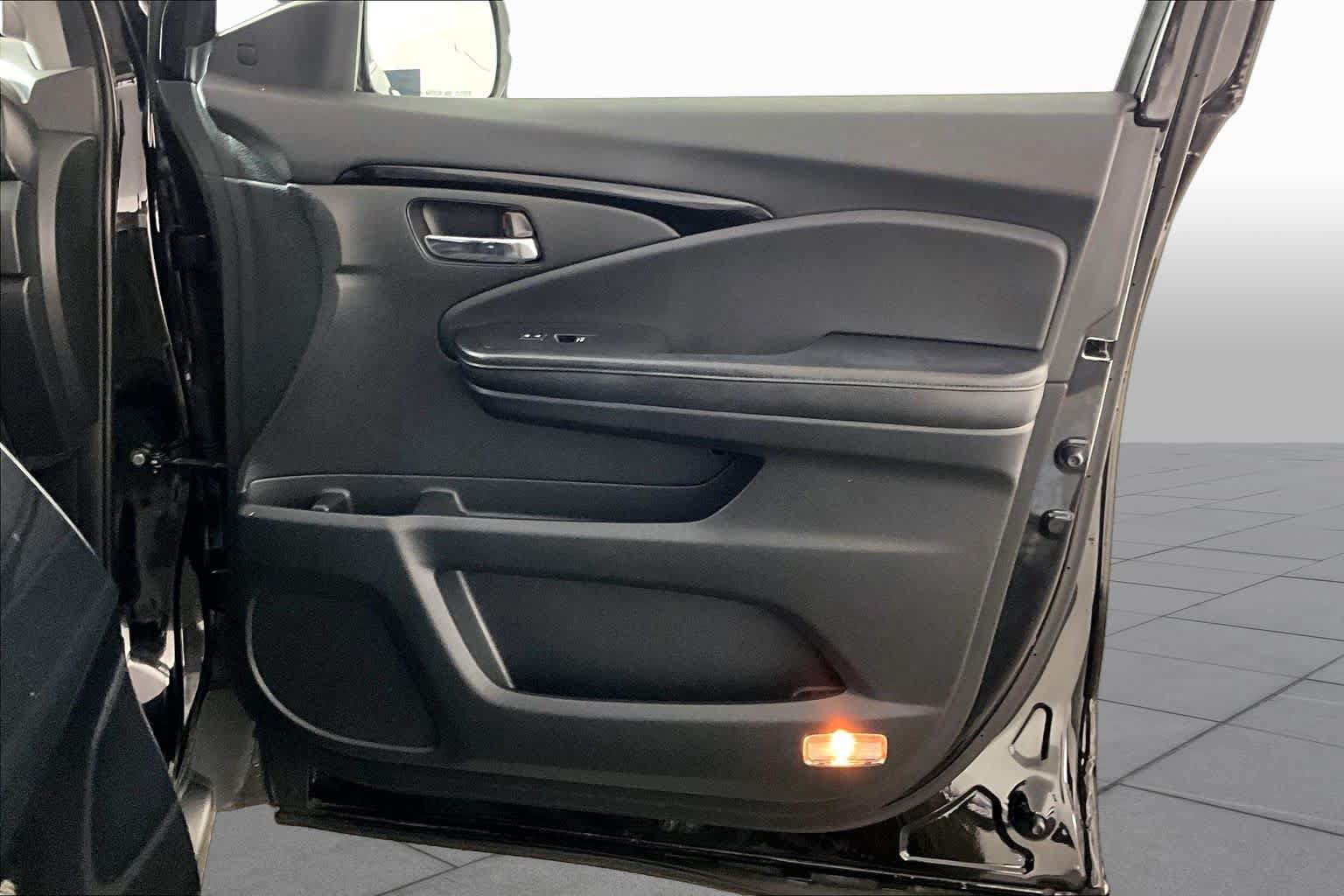 Used 2016 Honda Pilot Elite image 20