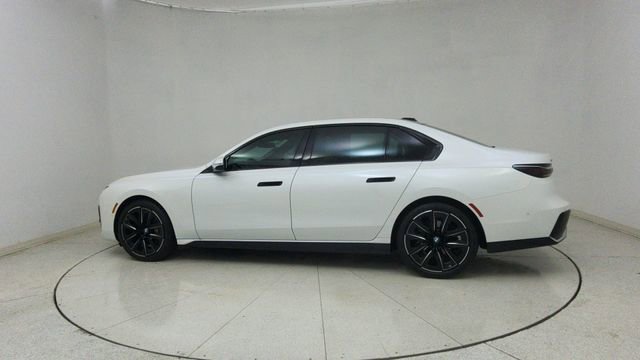 Used 2025 BMW 740i xDrive image 67