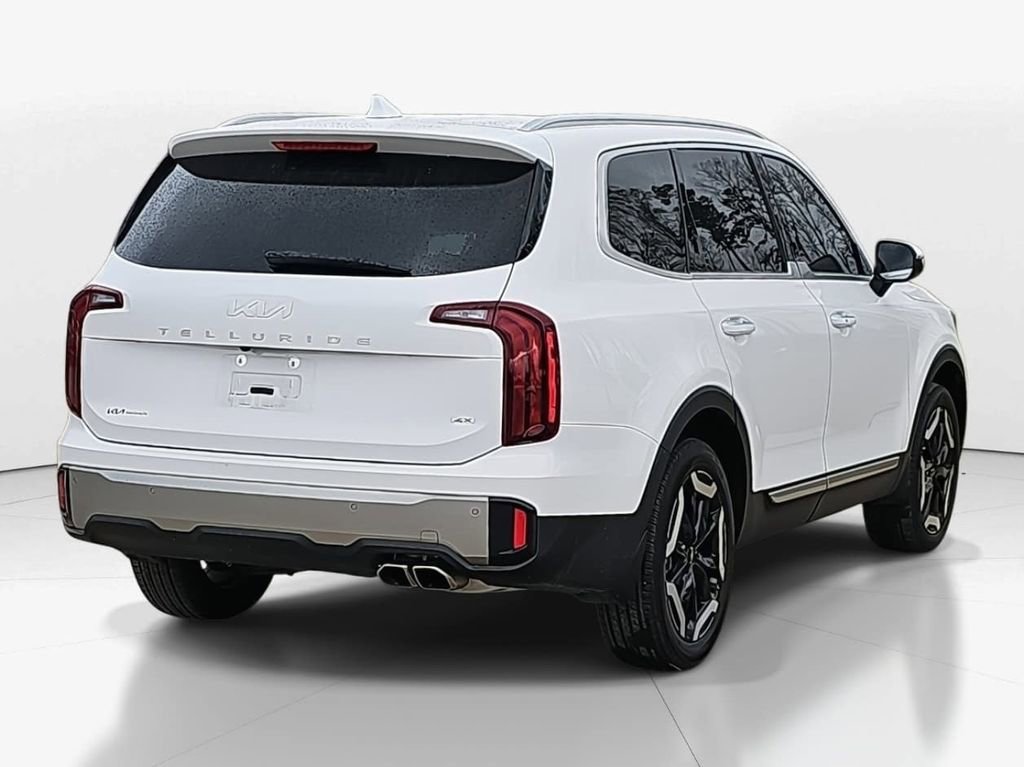 Used 2025 Kia Telluride S image 8