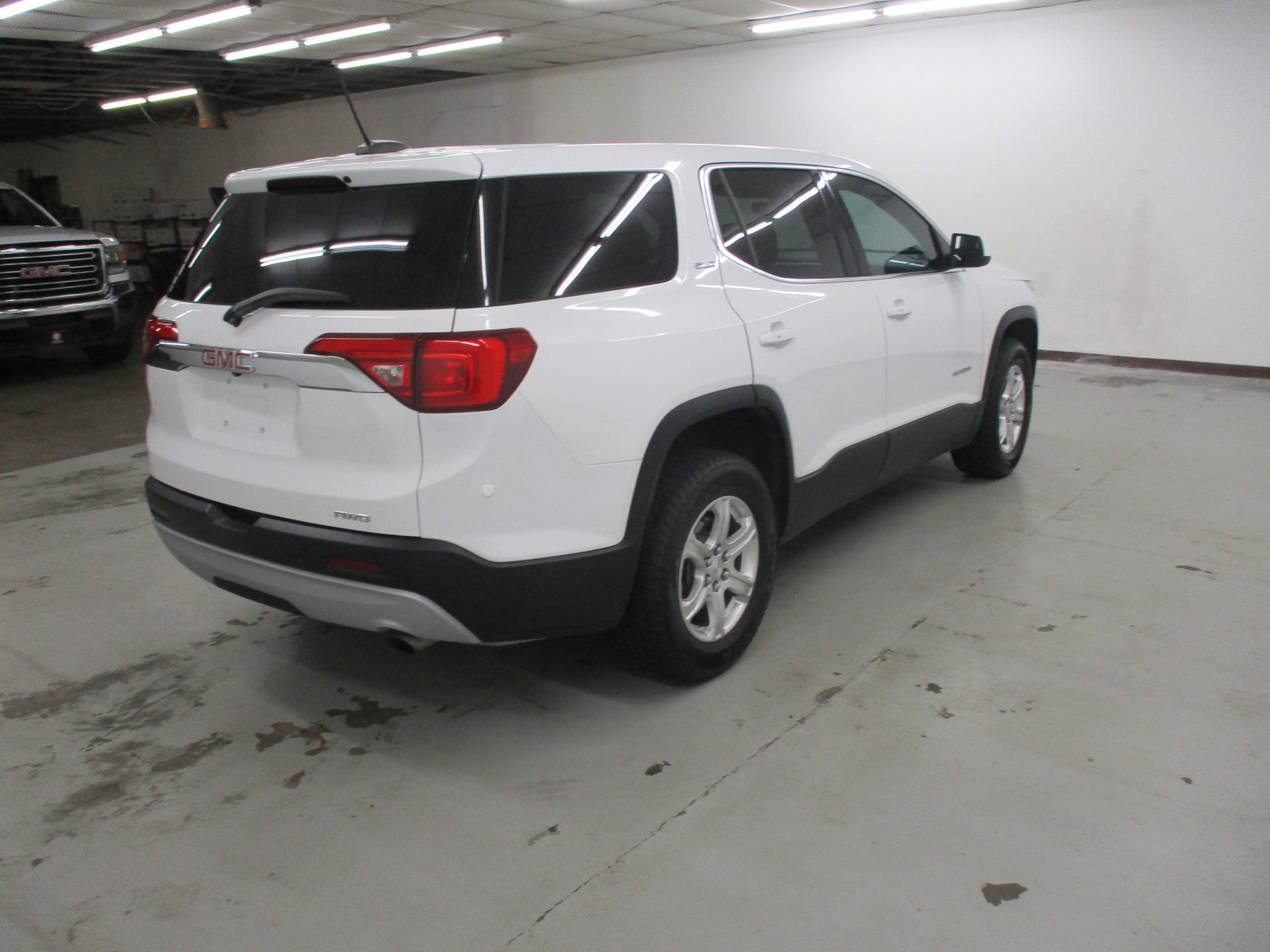 Used 2019 GMC Acadia SLE image 5