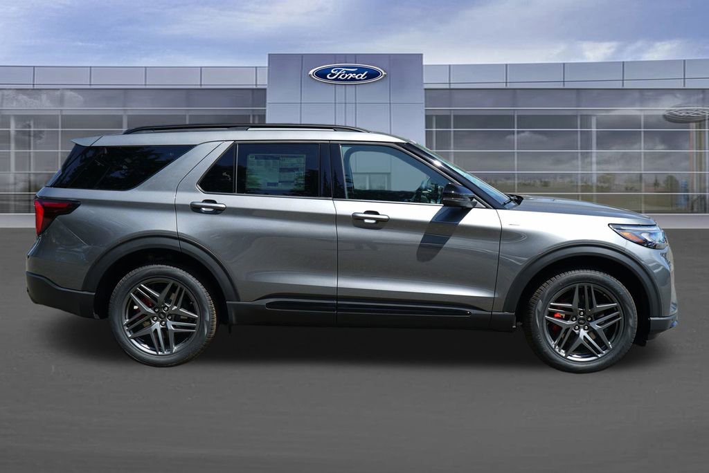 New 2026 Ford Explorer ST-Line w/ ST-Line Street Pack AWD/4WD image 3