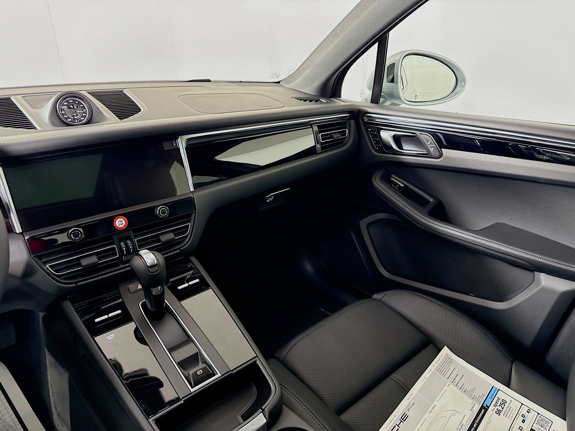 Certified 2026 Porsche Macan image 19