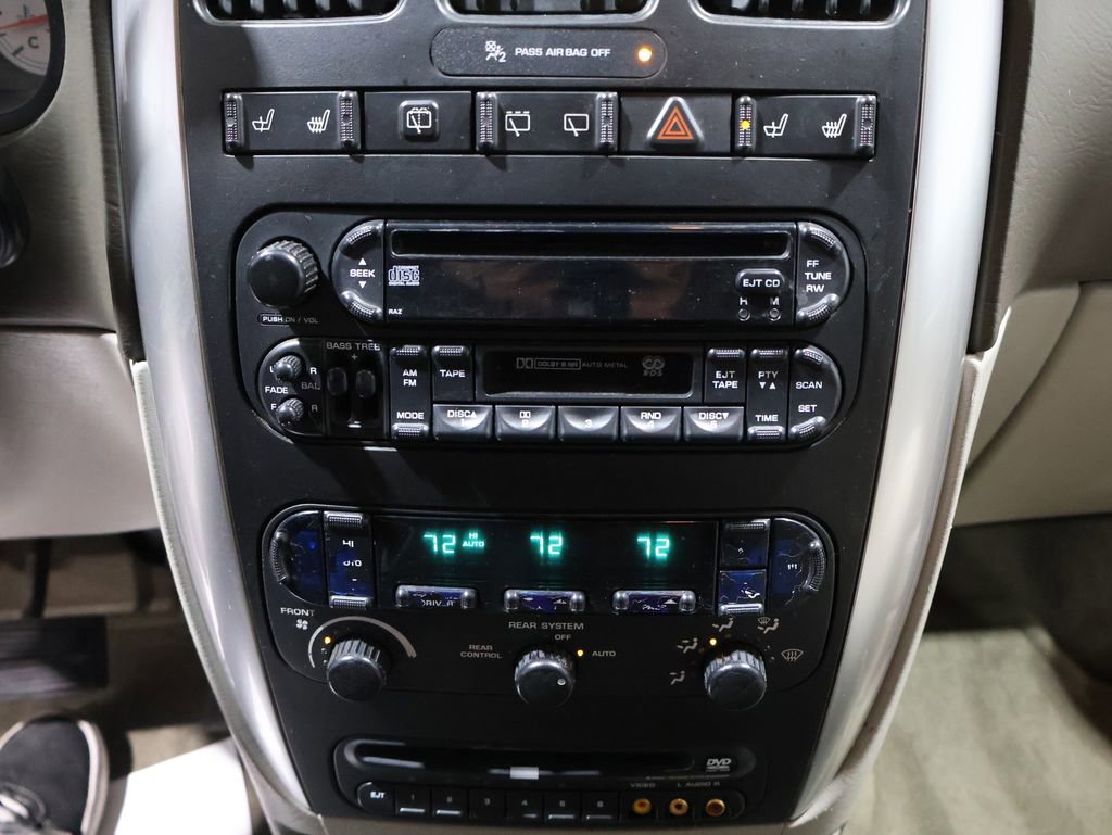 Used 2007 Chrysler Town & Country Touring image 23