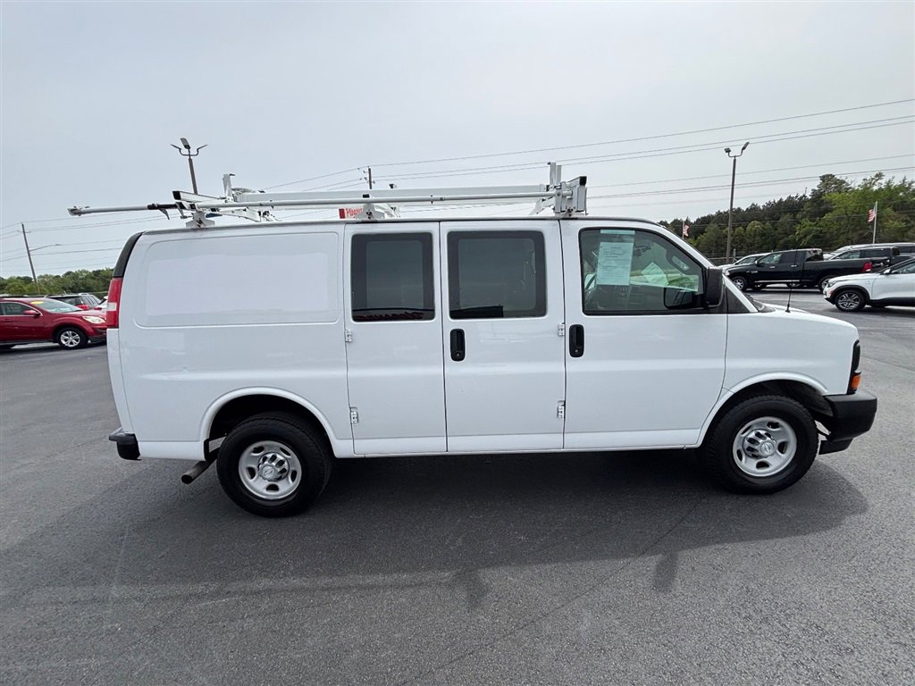 Used 2017 Chevrolet Express 2500 w/ Cold Climate Package RWD image 7