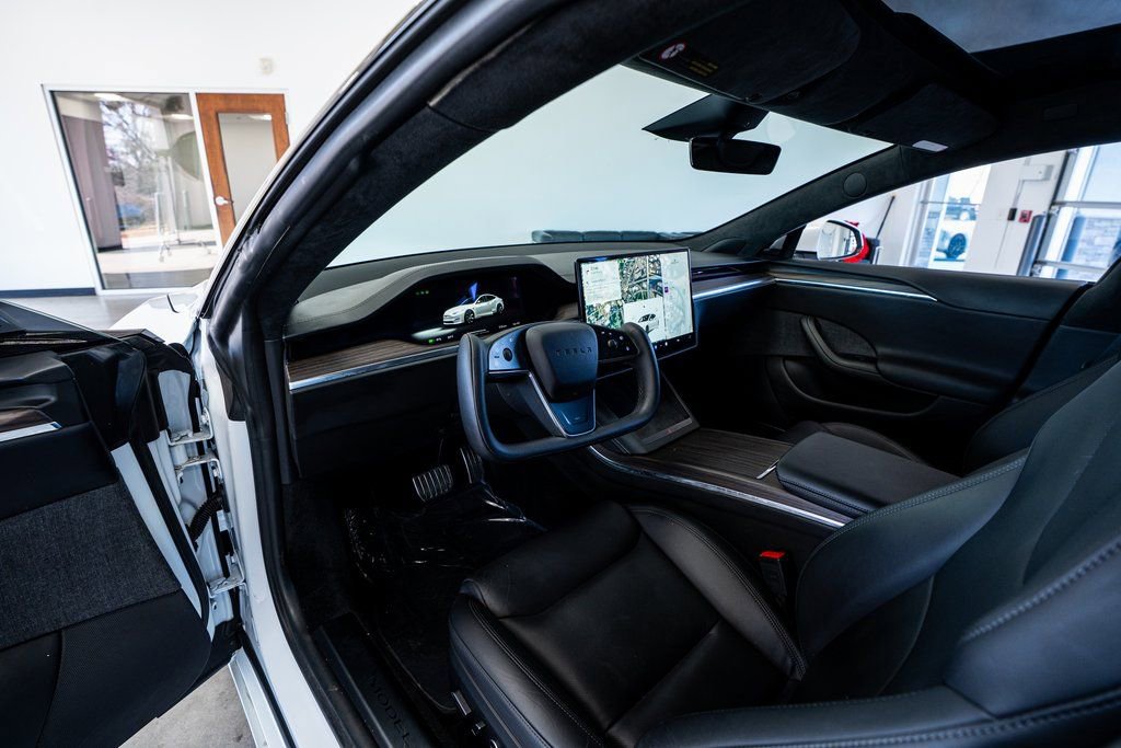 Used 2022 Tesla Model S image 30