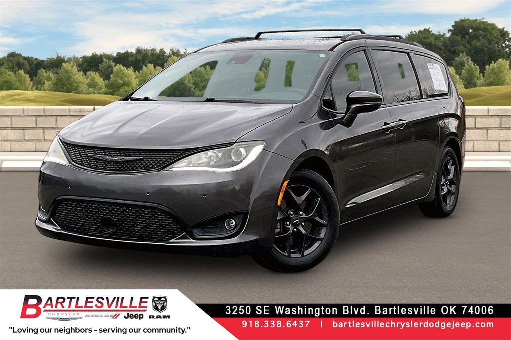 Used 2018 Chrysler Pacifica Limited w/ Advanced Safetytec Group image 1