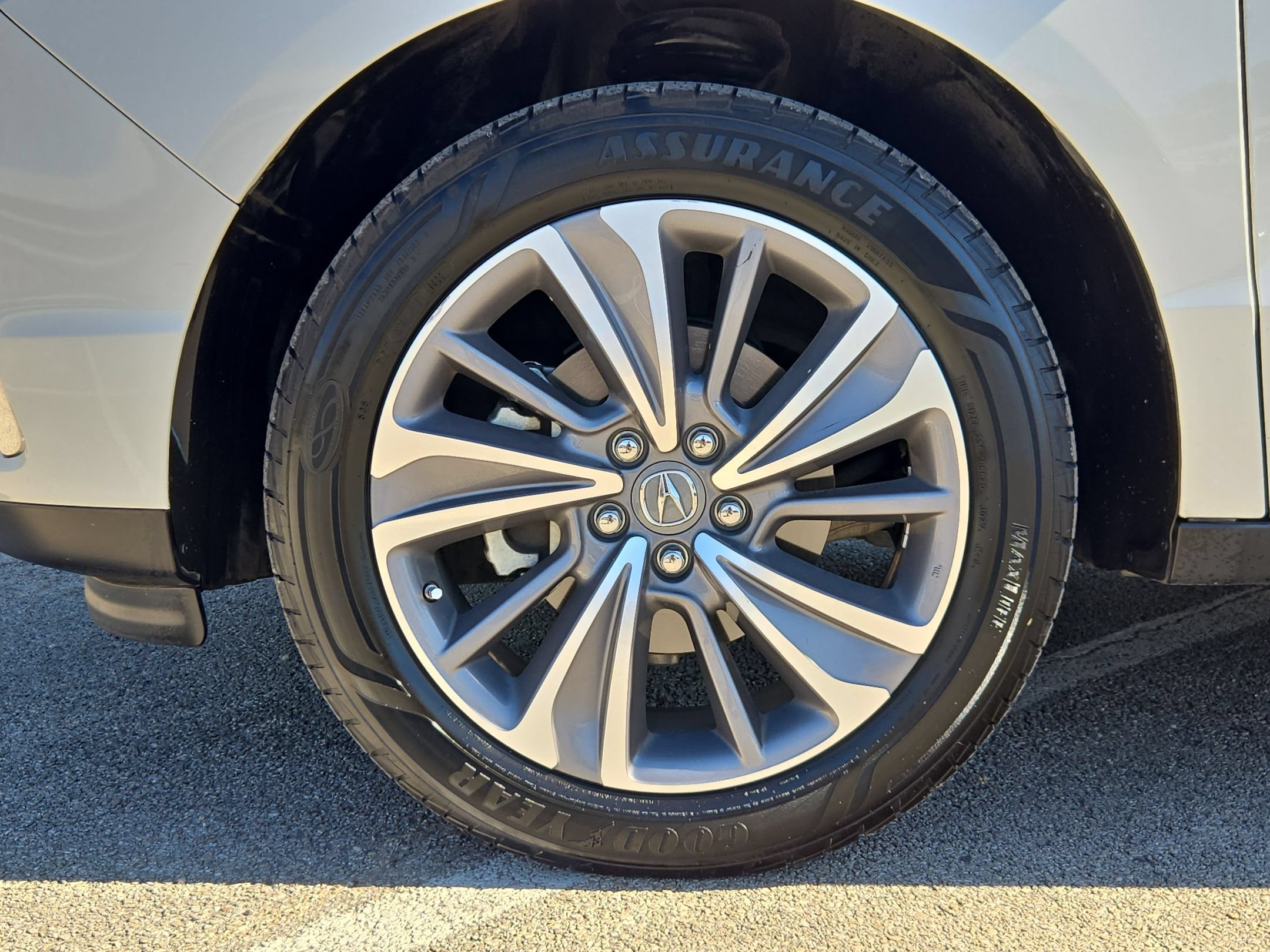 Used 2018 Acura MDX w/ Tech & Entertainment Pkg FWD image 27