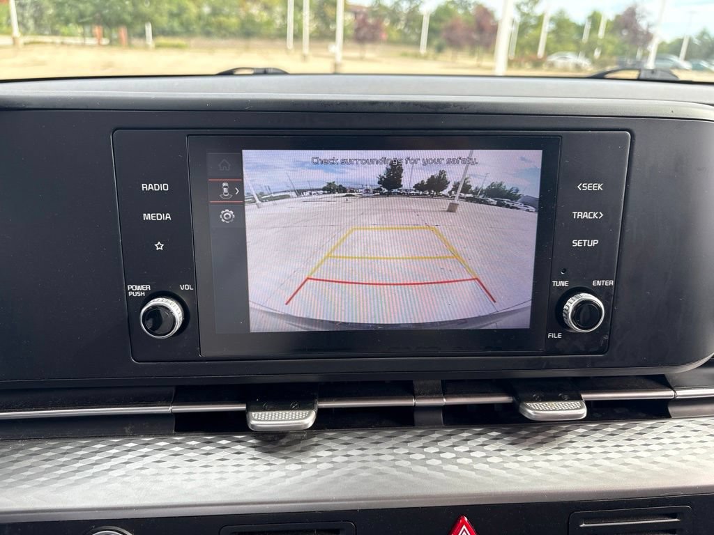 Used 2024 Kia Carnival LX FWD image 25