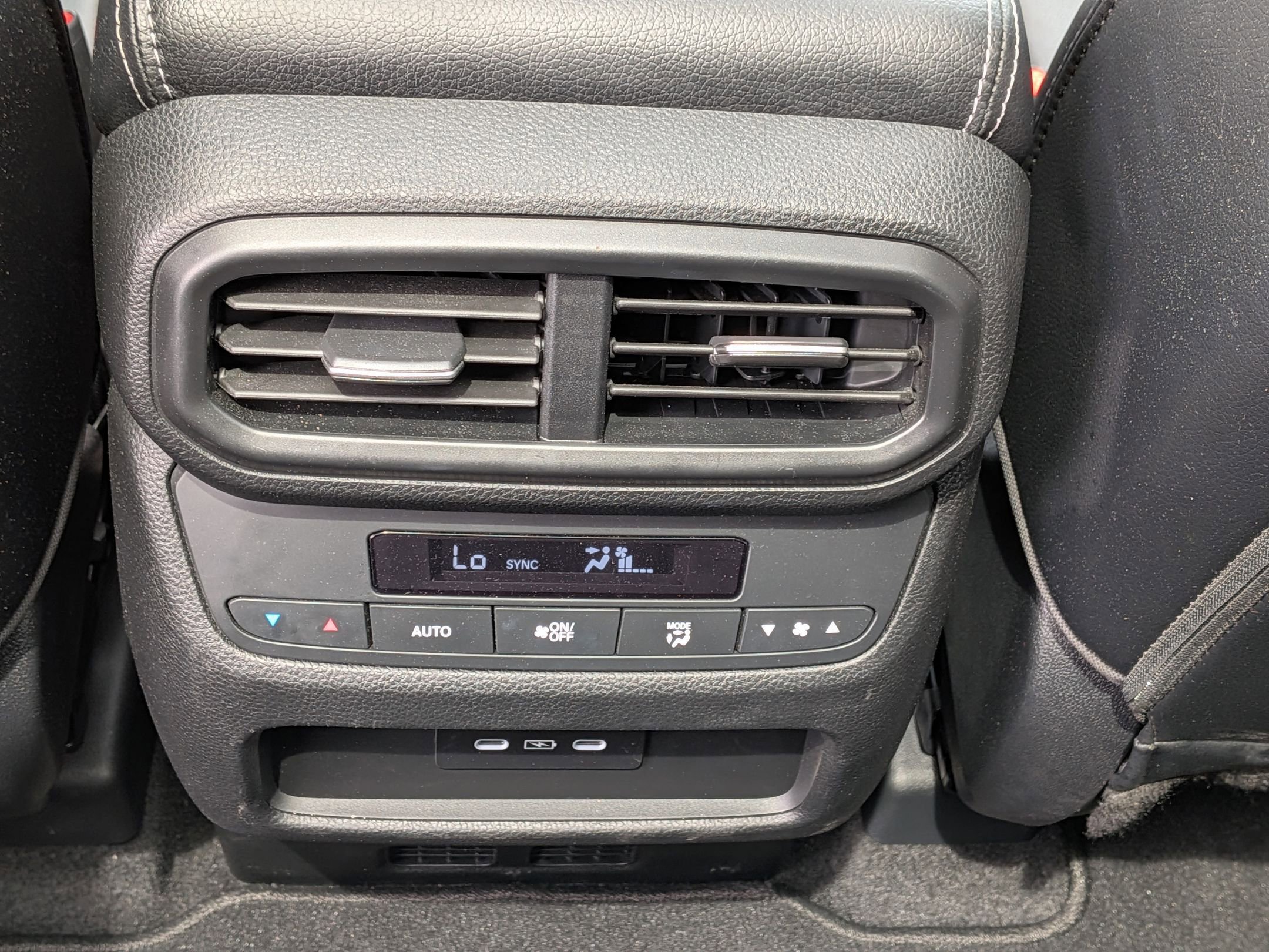 Used 2024 Honda Pilot Touring image 32