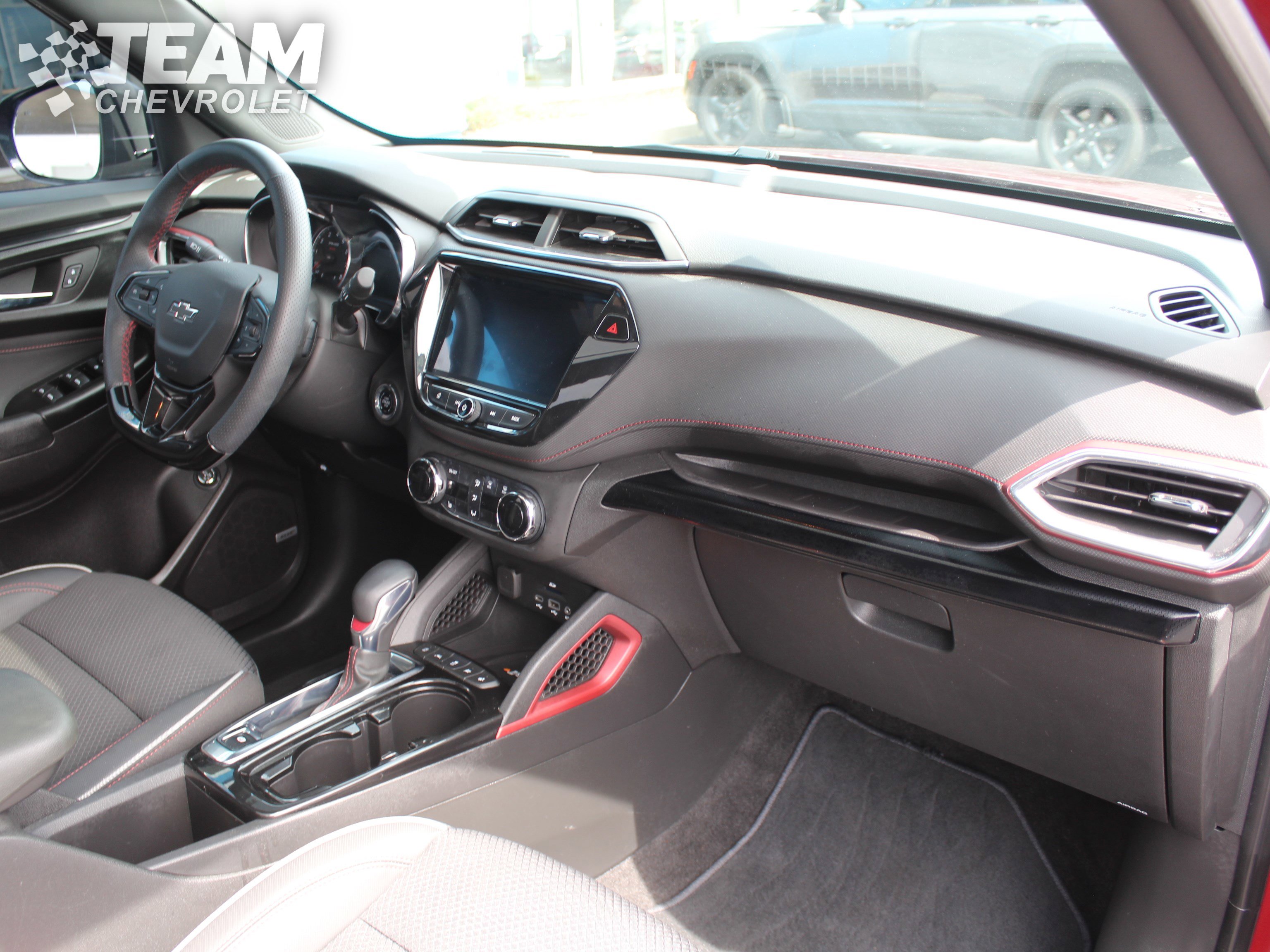 Used 2023 Chevrolet TrailBlazer RS w/ Sun and Liftgate Package image 27