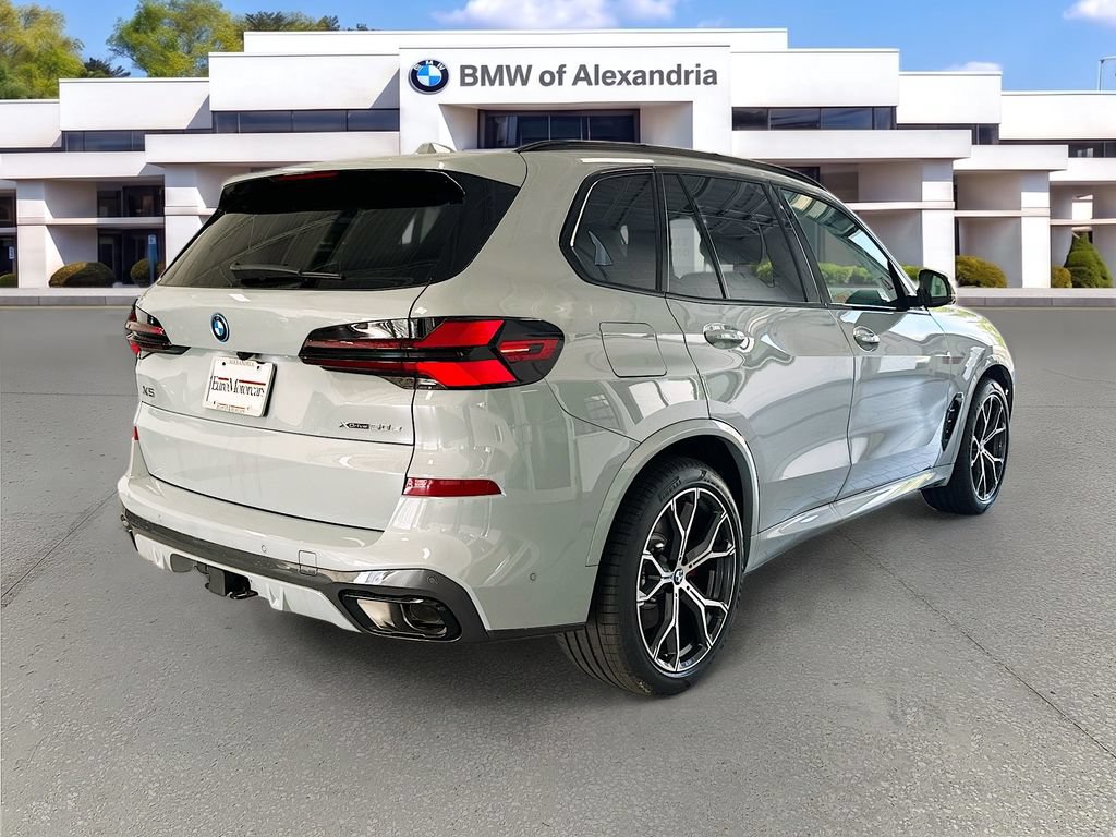 Used 2026 BMW X5 xDrive50e w/ M Sport Package AWD/4WD image 7