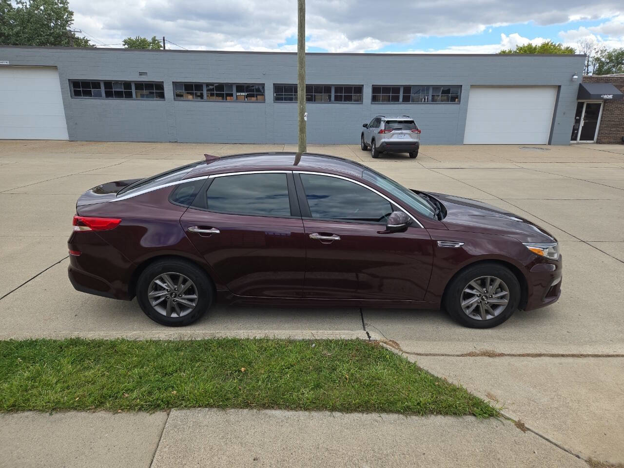 Used 2020 Kia Optima LX image 23