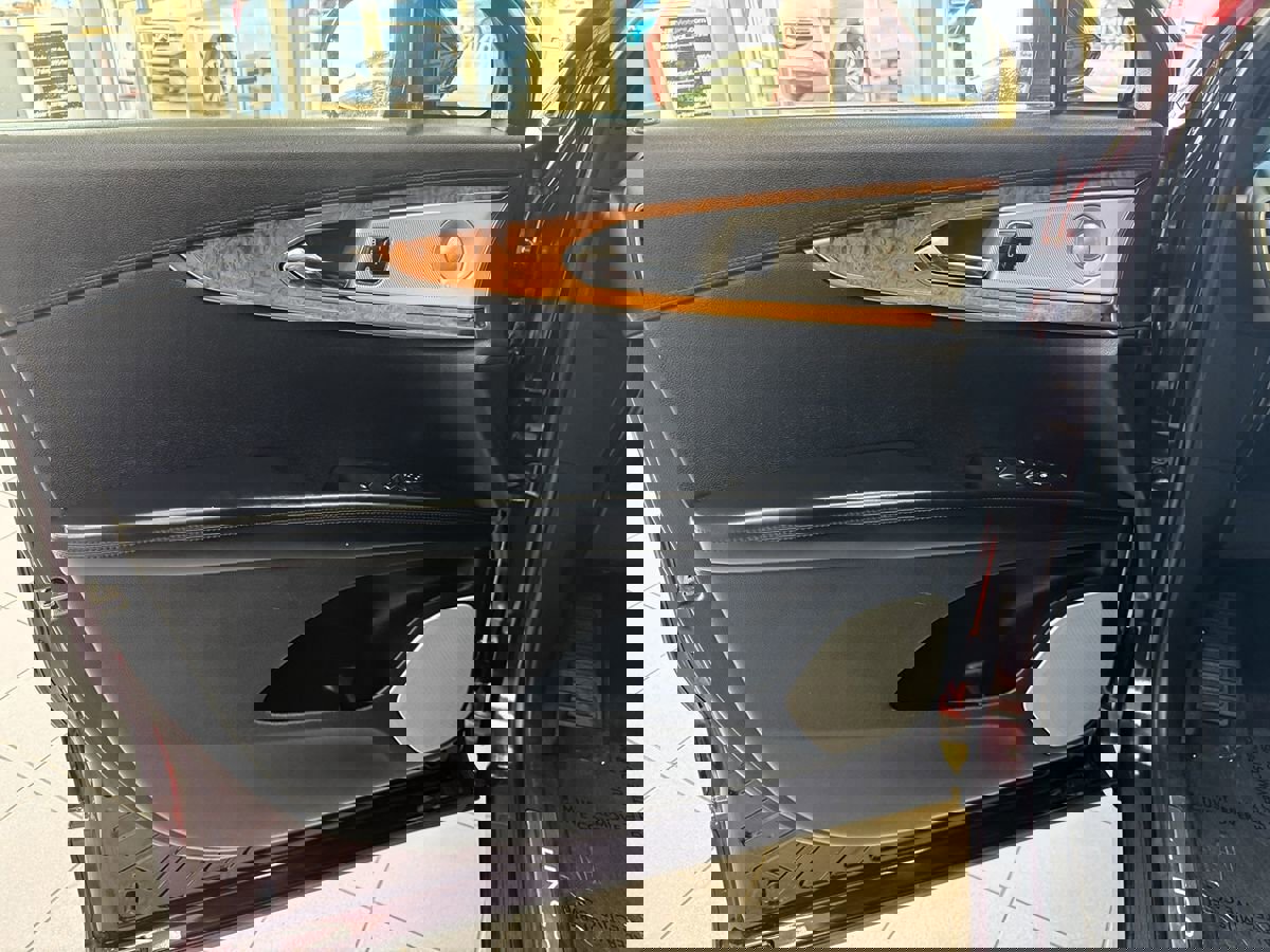 Used 2017 Lincoln MKX Reserve w/ Luxury Package image 9