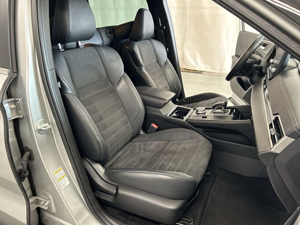 Used 2023 Mitsubishi Outlander SE AWD/4WD image 25