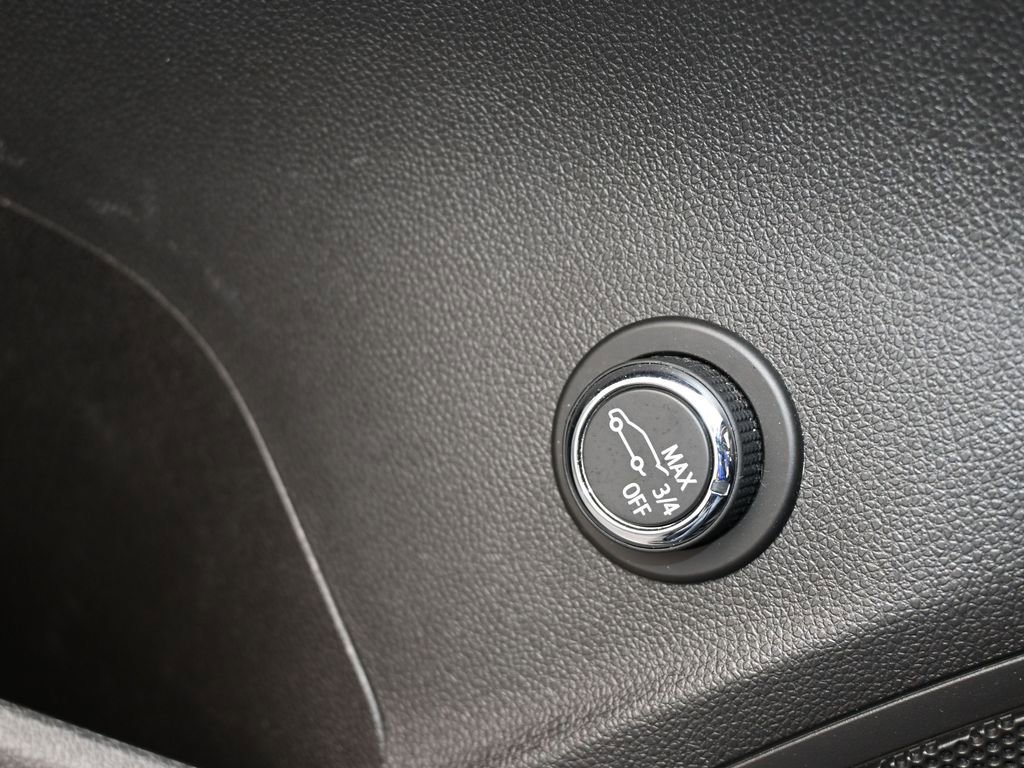 Used 2023 Buick Envision Essence w/ Technology Package I image 15