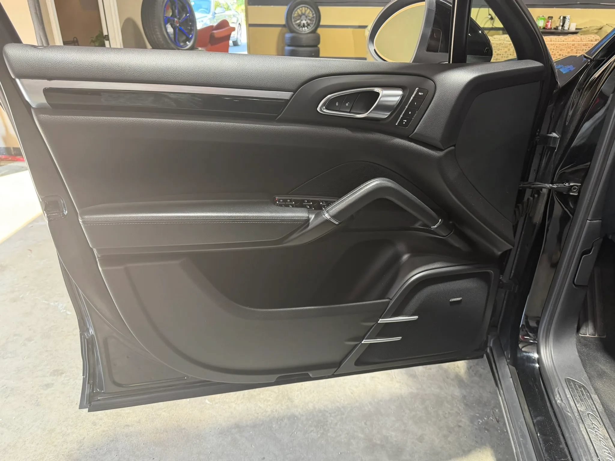 Used 2013 Porsche Cayenne S AWD/4WD image 20
