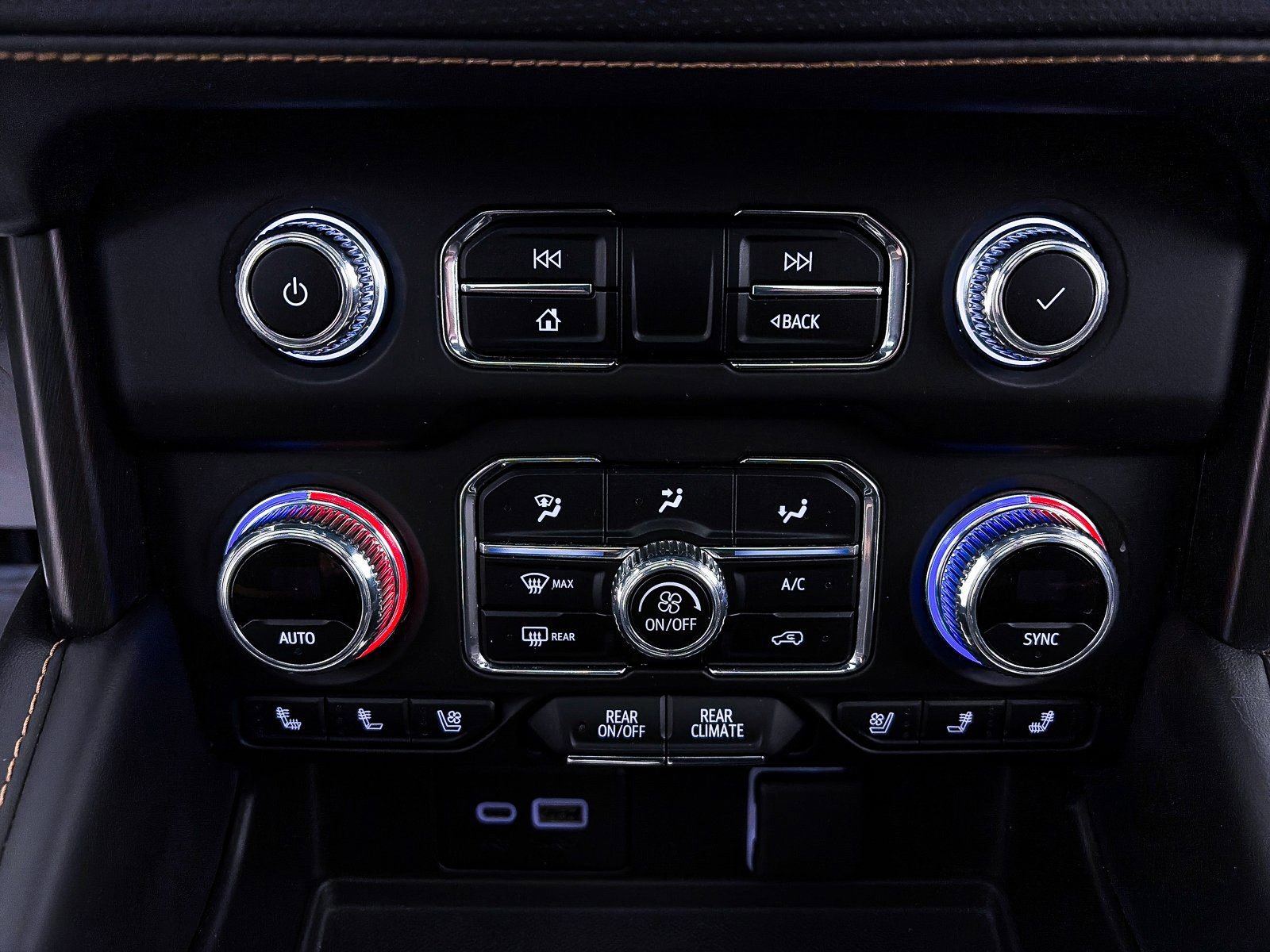 Used 2023 GMC Yukon AT4 w/ AT4 Premium Plus Package image 25