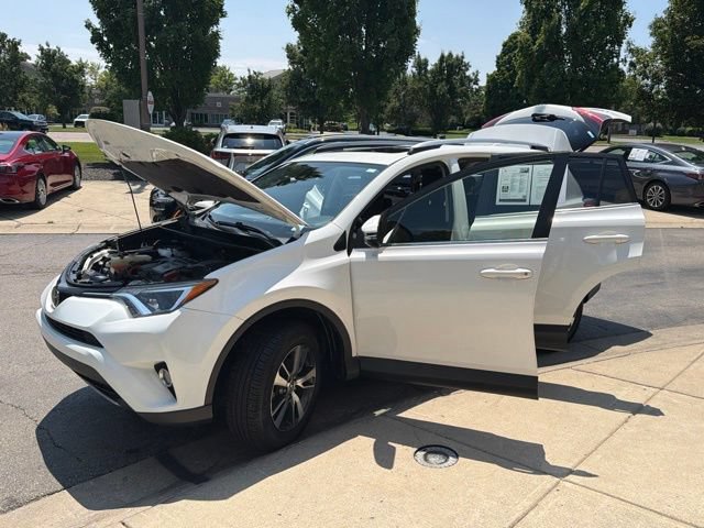 Used 2018 Toyota RAV4 XLE AWD/4WD image 10