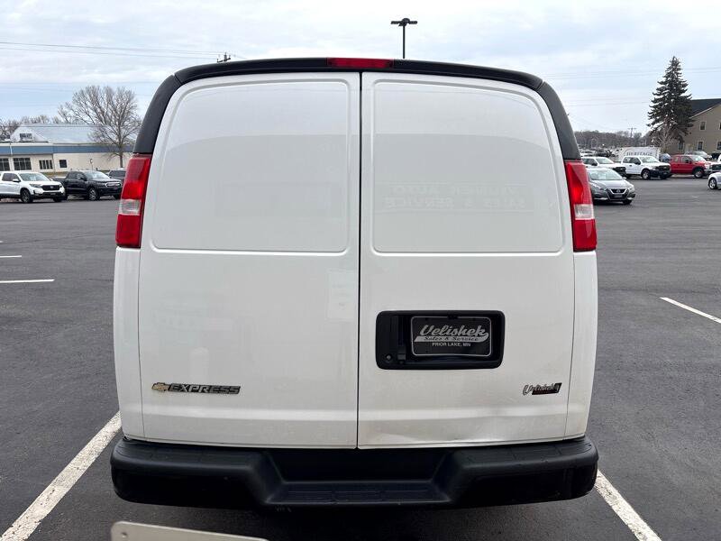 Used 2021 Chevrolet Express 2500 w/ Driver Convenience Package image 4