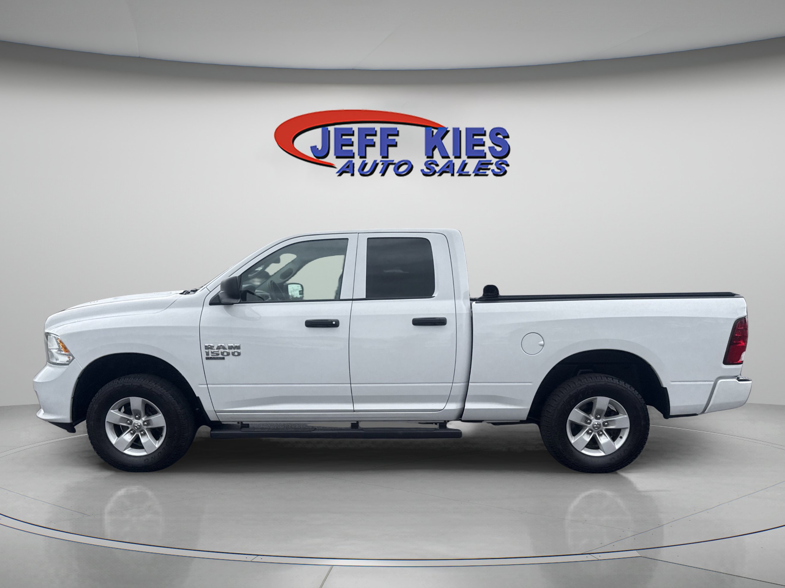 Used 2019 RAM 1500 Express AWD/4WD image 9