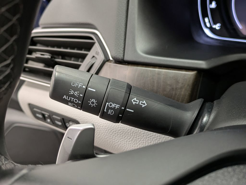 Used 2018 Honda Accord Touring image 17