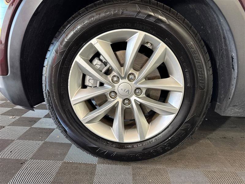 Used 2017 Kia Sorento AWD image 25