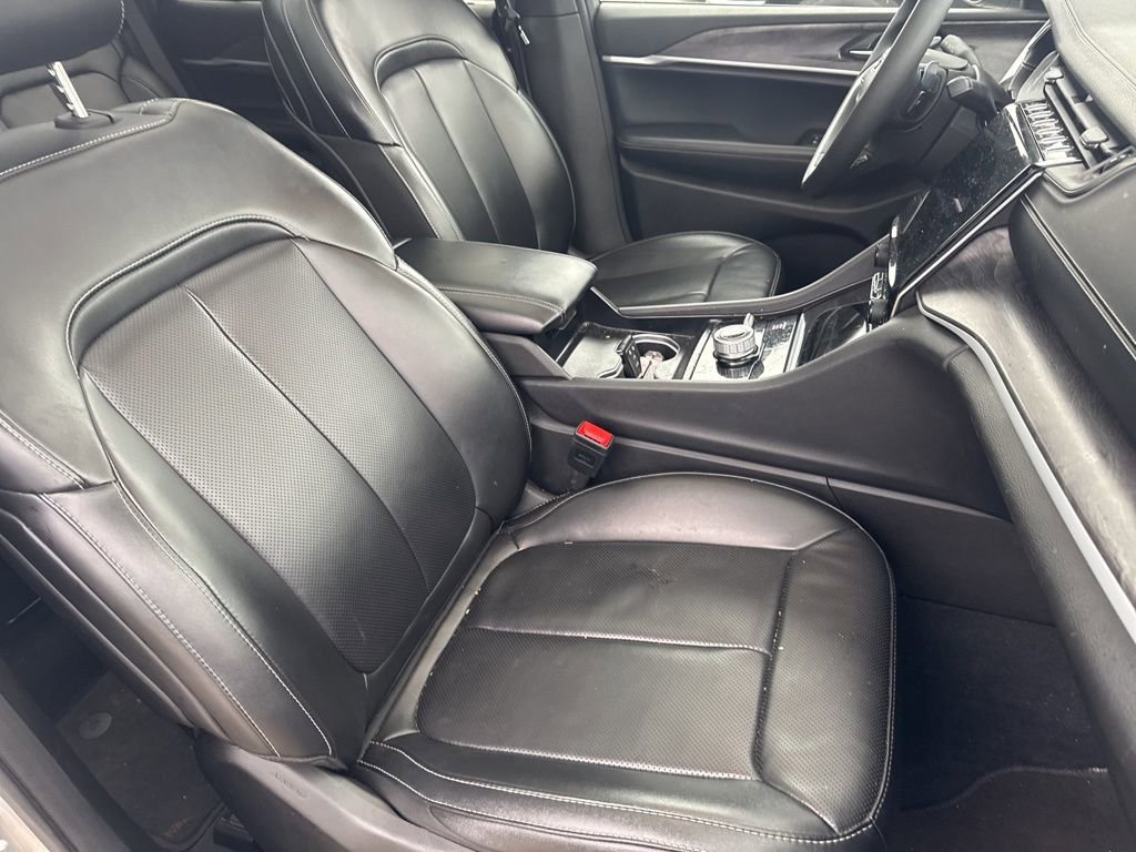 Used 2024 Jeep Grand Cherokee L Limited w/ Luxury Tech Group II AWD/4WD image 6