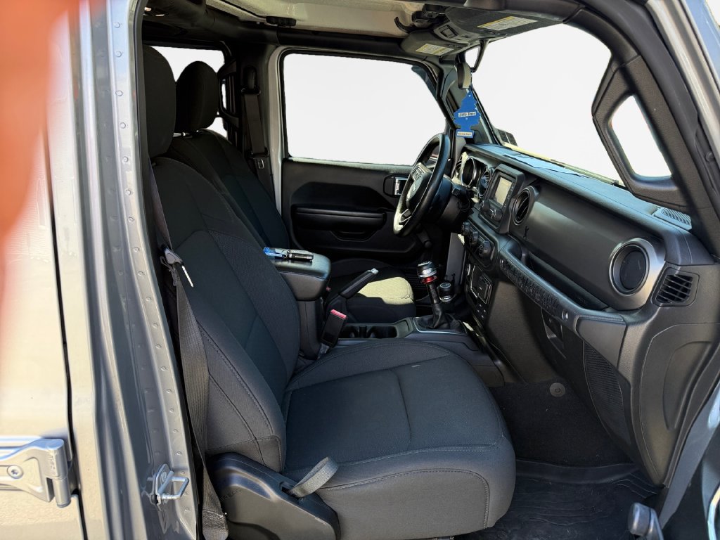 Used 2021 Jeep Gladiator Sport AWD/4WD image 26