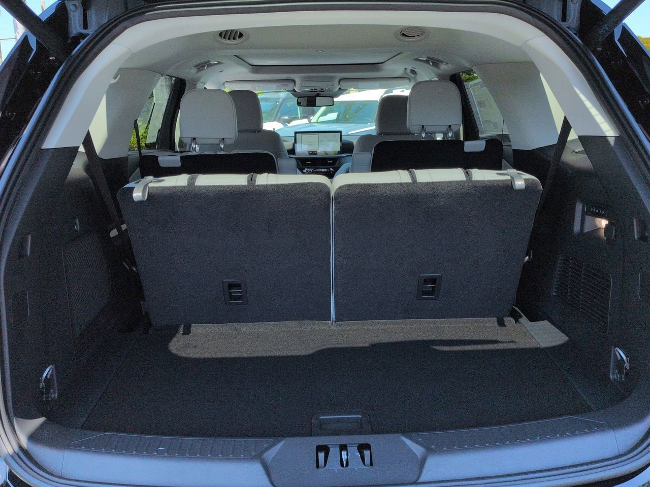 New 2026 Ford Explorer Platinum AWD/4WD image 12