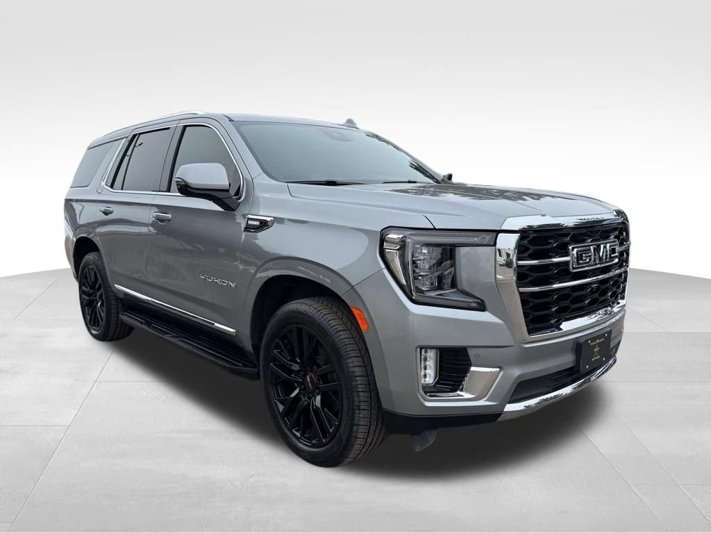 Used 2024 GMC Yukon SLT w/ SLT Luxury Package image 5