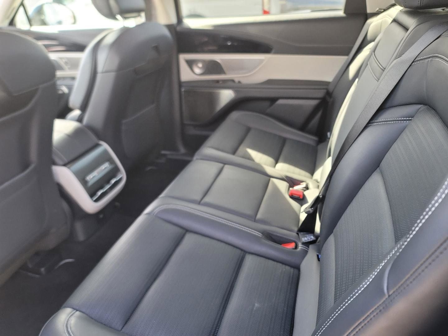 Used 2024 Lincoln Nautilus Reserve w/ Equipment Group 203A image 6