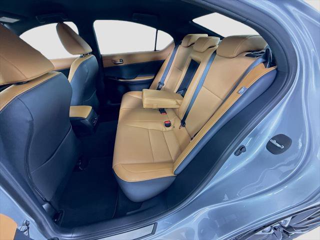 Certified 2025 Lexus IS 300 F Sport image 21