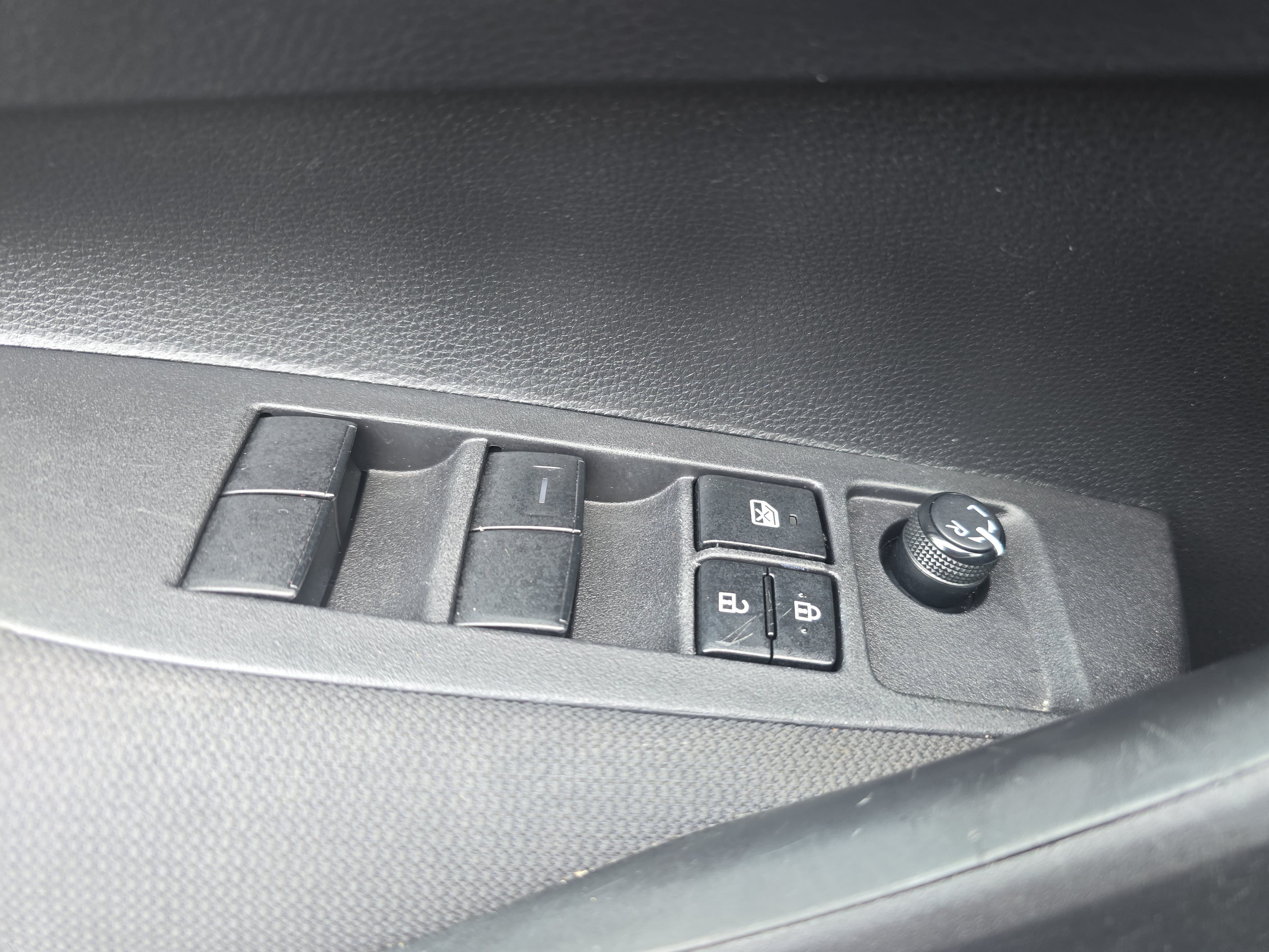 Used 2024 Toyota Corolla LE FWD image 26